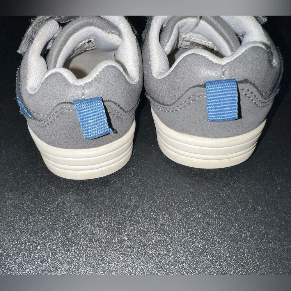 OshKosh B'gosh Kids Sneakers in Gray and Blue‎ toddler size 5 shoes